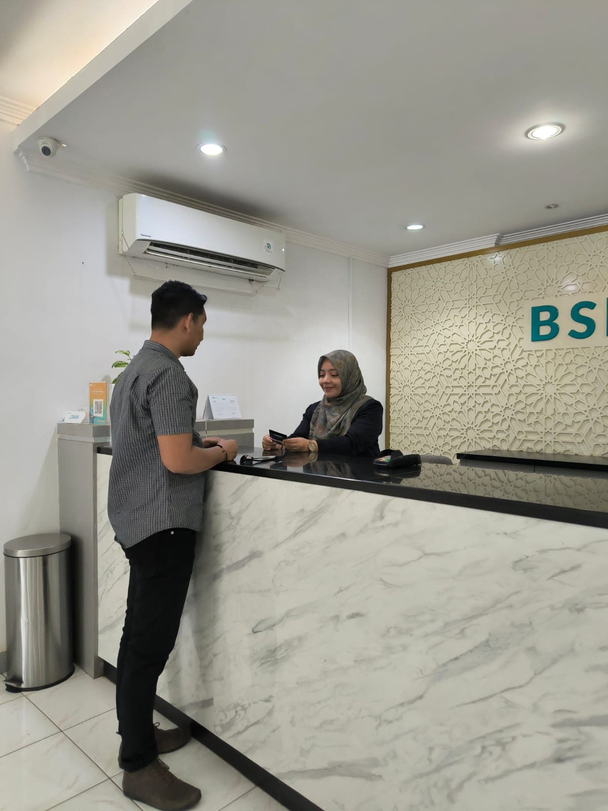 Customer Service & Engagement Moment